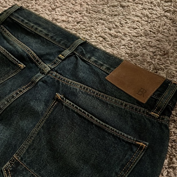 Banana Republic, Straight-Fit Selvedge Jean. 31x32 - Picture 4 of 4